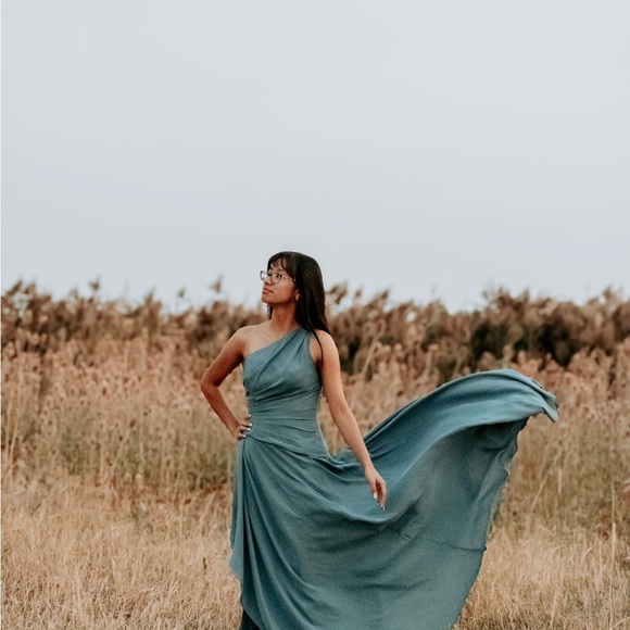 Dresses & Skirts - Chic One-Shoulder Teal Dress